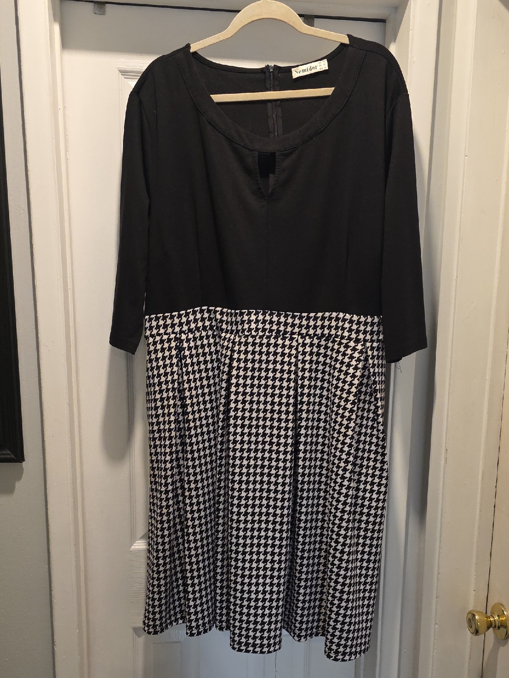 Black and White Houndstooth Midi Dress with Scoop Neck
